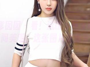Feilin嗲囡囡 – 看！流氓小巫女短裤装扮中的空间美感，这张图片值得分享哦！