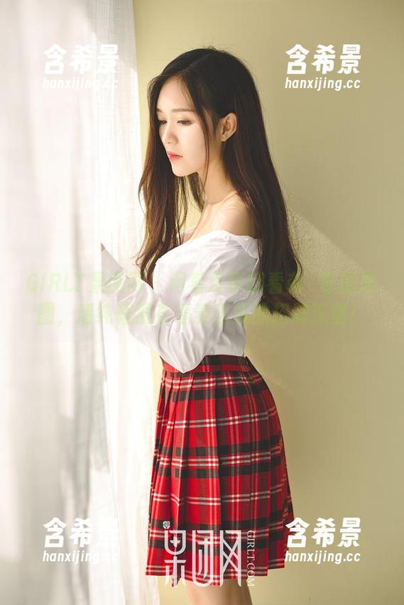 GIRLT果团网 - 闲着没事翻看龚玥菲的原图，清纯程度直逼麦当劳的招牌汉堡！