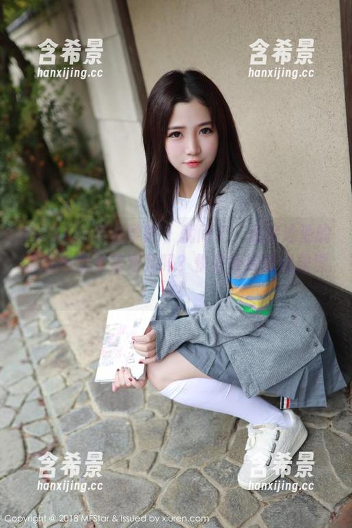 MFStar模范学院 - 就问了，私房泳池的水温适合大美妞儿吗？快来看她的优雅漂浮！