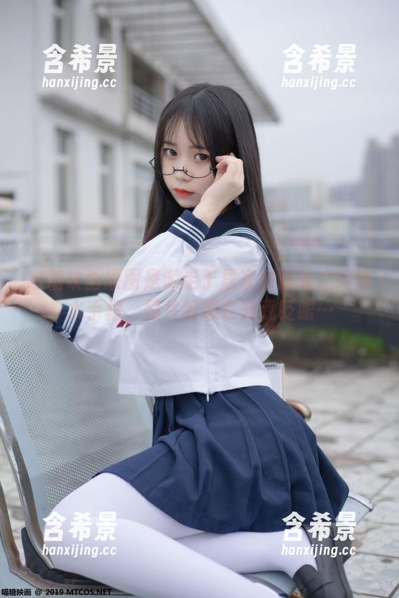 喵糖映画原图是游走于居家和时髦之间的水手裙，照片好像在对我眨眼…