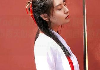 MiiTao蜜桃社 – Lra双马尾写真：就等着咱下雨天的蝴蝶效应，翻图册的方式是……打伞？