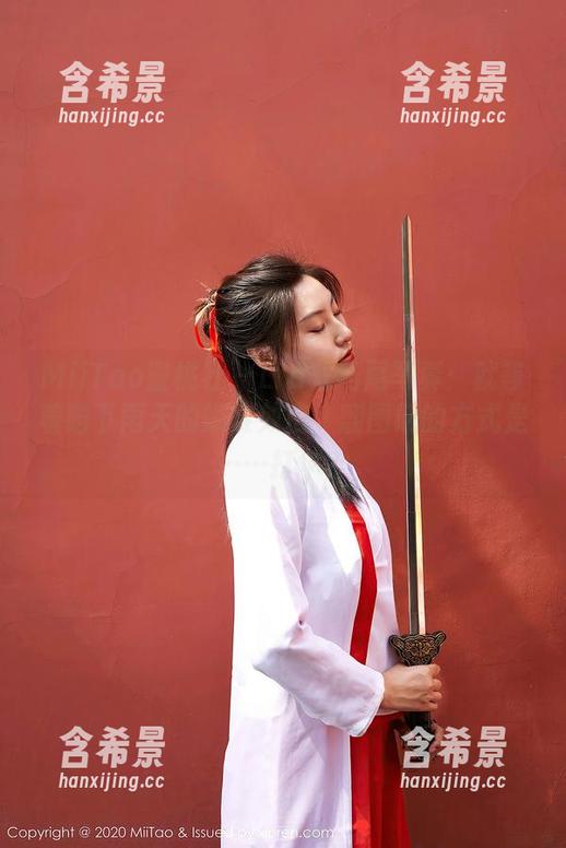 MiiTao蜜桃社-Lra MiiTao蜜桃社 - Lra双马尾写真:就等着咱下雨天的蝴蝶效应,翻图册的方式是……打伞?
