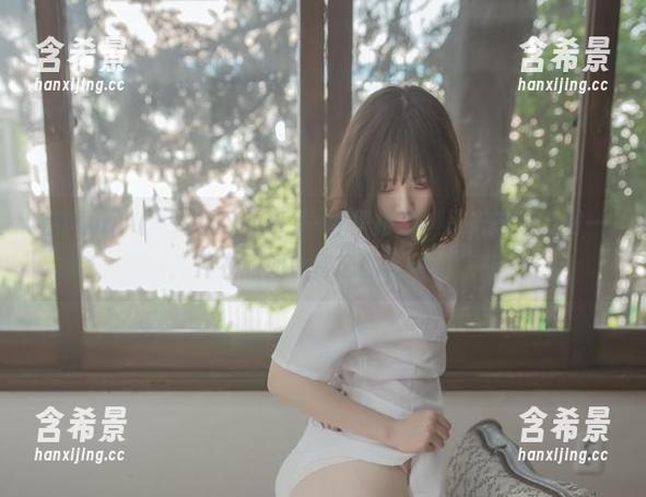 在MyuA(뮤아)的SOOTV–针织裙里，从未想过会对一件衣服如此留恋的写真！