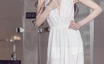 TouTiao头条女神 – 黑白之间，李丽莎的美图玩转几何关系