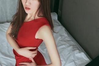 TouTiao头条女神 – 泳衣不只是一件衣服，美图也能让人流连忘返，艾小青你真有两把刷子