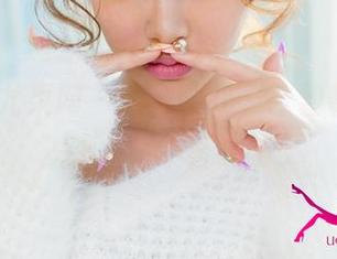 UGirls尤果网 – 精选女孩，张雪馨的作品让人摸不着头脑