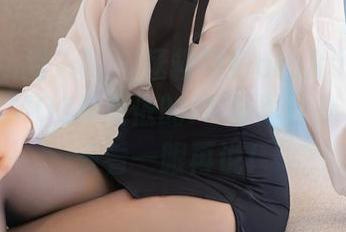 Xiuren秀人网 – 拯救单身otaku的最后希望：MOON嘉依的JK写真合集，让我多看一眼再说！