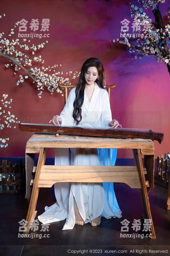 Xiuren秀人网-何梦兮Stacy Xiuren秀人网 - 何梦兮Stacy校园写真,网盘里堆的感受多过真实的经历
