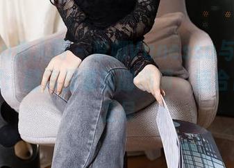 Xiuren秀人网 – 梦娜Vanessa与其白衬衫同框：图库里清新的选项，适合白日梦发呆