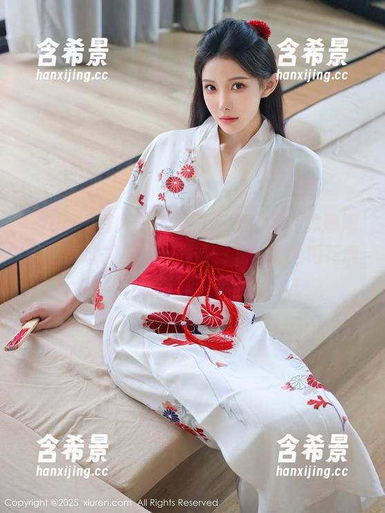 Xiuren秀人网 - 自从有了白裙，沐娜娜的私房过得倍儿开心，一下子像是梅花鹿在树林里穿行