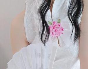 海风与美女，我只想问，nagesa魔物喵拍这张美图时有没有考虑风向？
