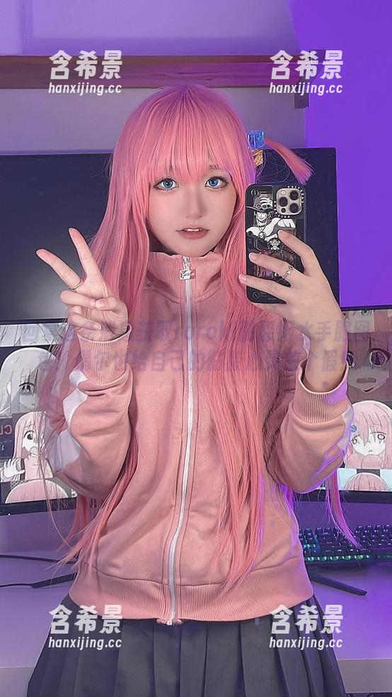 回复这条消息获取roroki骷髅姬水手服图包！偶尔也给自己的骷髅心灵放个假！