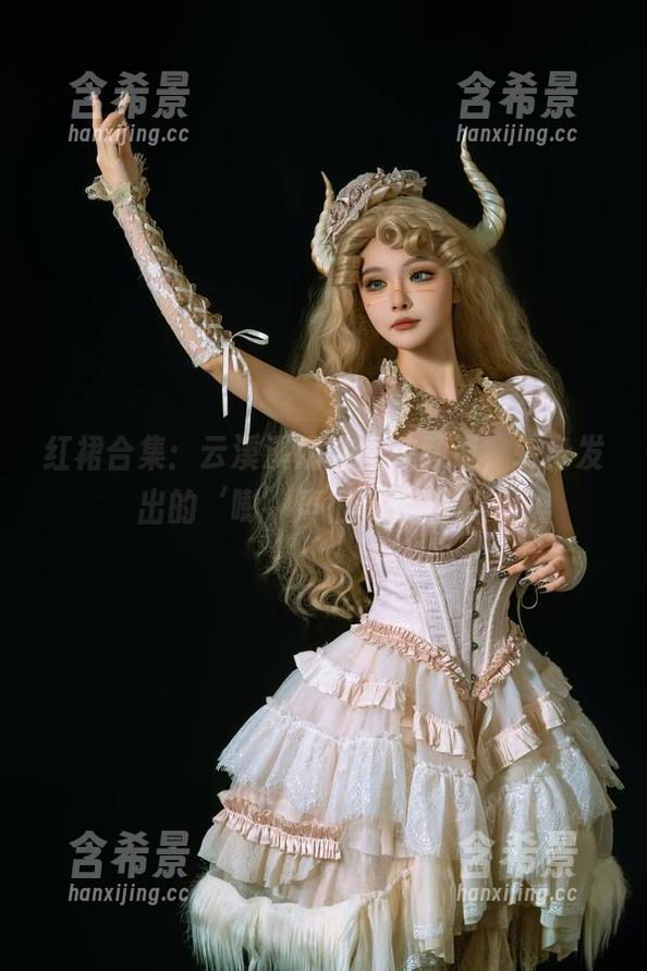 红裙合集：云溪溪奶桃特技频道，转身发出的‘嘭’声很具穿透力！
