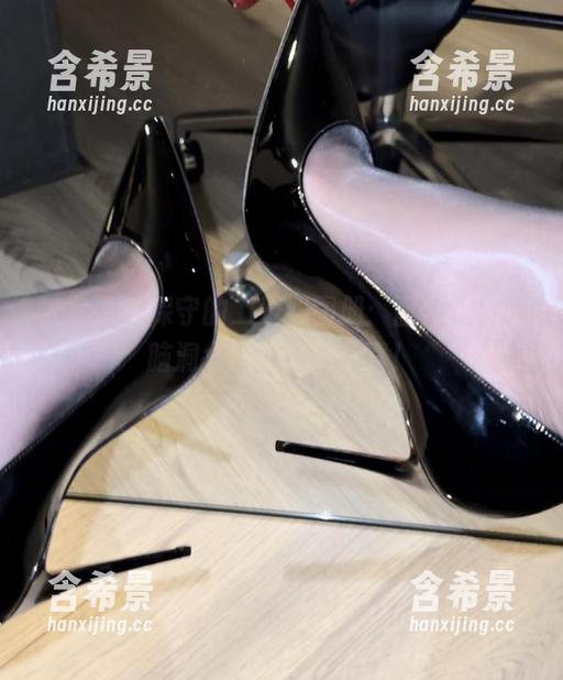微密圈 - 保守的二舅妈图册：面对镜子，脑洞大开，皆大欢喜！