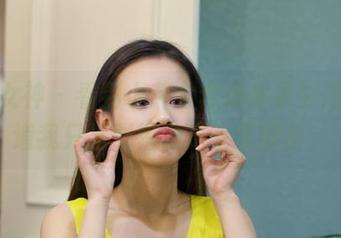 克拉女神 – 看到小芹全套连体衣原图，难道我只是对错觉产生了好奇？