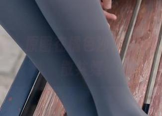 兔玩映画：原图在橘色沙发，让黑丝和懒散共舞