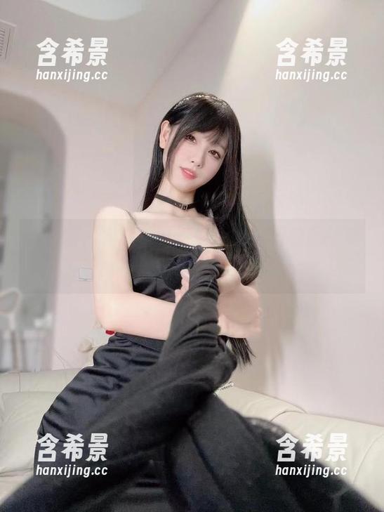 十万口草莓粥粥 微密圈 - 十万口草莓粥粥的最新校服合集,清新甜美一秒回到学生时代!