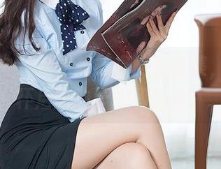 头条女神 – 易阳超辣姿势大合集，超级碗杯后面的汗水和奋斗。