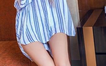 头条女神 – 蔡楠黑白私拍合集：让我隐约联想起何种叛逆？