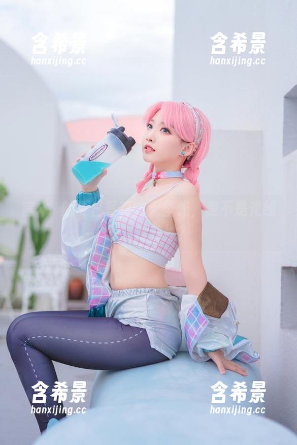 宫本桜的夏日写真，无圣光，是不是光线也在躲着她？
