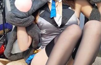 小女巫露娜的cos让不知火舞活过来了，高清也只是让想象多了点影子。