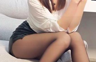 快在线预览小女巫露娜的夏天图集，突然想到了什么沙滩派对的样子。