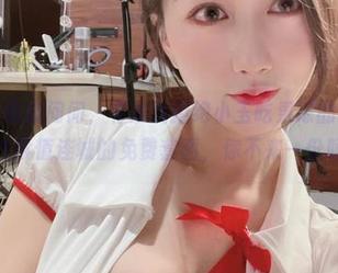 微密圈 – 我就问问，有谁能拒绝小玉吃果冻的红色睡衣，这价值连城的免费套图，你不来一份吗？