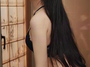 图片分享：小鹿鹿shika在汉服里，像极了迷路的小仙女？