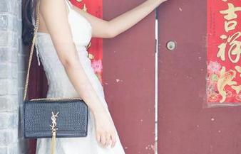 尤果网 – 原图里的Sara，为什么全套内衣看上去如此惹人注目？