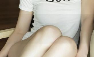 尤果网 – 观赏曼曼的居家秀，发现她的沙发比我家的还软！