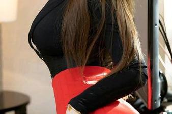 尤蜜荟 – 周妍希的美腿，真想给她的照片贴上“免费美图”标签