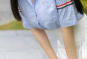 尤蜜荟 – 妲己Toxic海边照片：挑战如何把海浪拍得比她的神情还美，刚才那个波浪直接让人不想洗澡了。