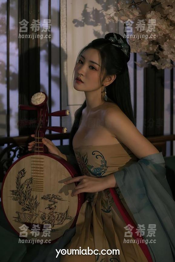 谁能抵挡尤蜜荟戏水图的诱惑，速来分享！