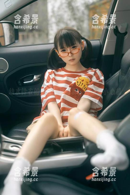 幼水铃衣的全套丝袜写真，真正的小心机啊。