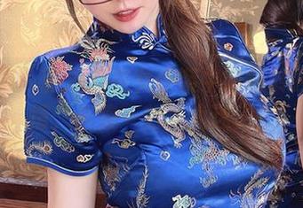 微密圈 – 张思允在女仆装中随意转换的神情，合集一览，太迷人！