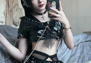 “您的蛋蛋”短裙套图里，看到了怎样的巧妙设计？是时候提高审美了。