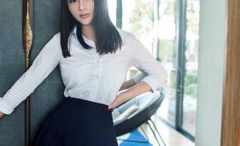 推女郎 – 吻熙带着高跟鞋，给我展示了一种‘优雅’行走的全新姿势——图片在这儿，原图献上！