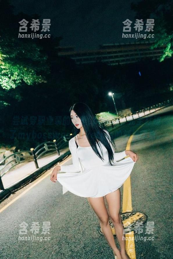 尝试穿职业装的普美(bomi)，完全打破了mybosswon'tlikethis的刻板印象。