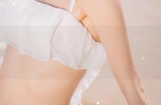 流水如此潺潺，木绵绵OwO的美图们在水中也似乎泳得很愉快呢。