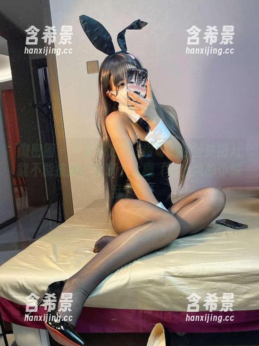 微密圈 - 不太确定桃沢樱呀的红丝袜图片能不能抗拒，分享个大概（附上我的小慌乱）！