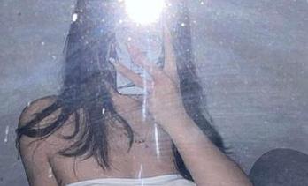 微密圈 – 如果你以为纯情学院风只是书本和黑板，那就OUT啦，桃沢樱呀的网盘写真可不止这样！