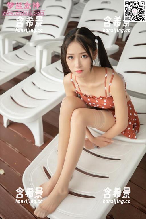 梦丝女神 - 私拍探幽：灵唯在纯白校服间的调皮