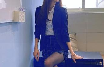 等你到来，泥泥汝的COS图册等我捧心