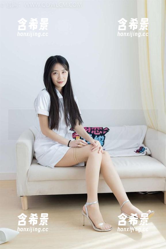 物恋传媒 - 嘟嘟的美图上线：板鞋与造型的绝妙碰撞