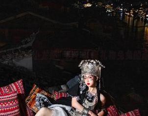 等等，这是“瓦斯塔亚小龙虾”吗？圣诞礼物兔兔的画面谁能拒绝？