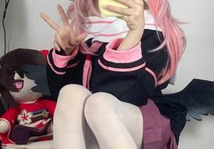 这组白栎Shirly的白丝私房美图，让我心中小火花四射…