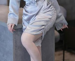 秀人网 – Elise谭晓彤的夏天写真分享，透气的衣服哪里找？