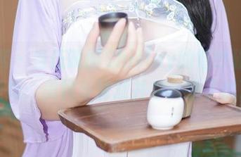 秀人网 – 当伍晓丽Shirley的婚纱碰上高清壁纸：美貌与智慧并存，拼了拼了！