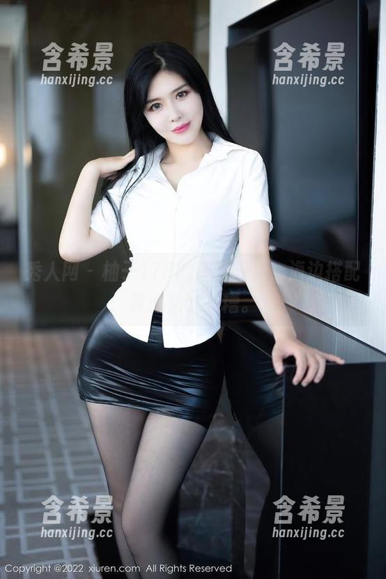 秀人网 - 柚子178的泳装图包，海边搭配真心乱七八糟。