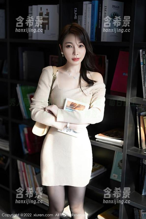 秀人网 - 美图奇骚、棉袜无畏，萌白酱上线，撩动每个神经。